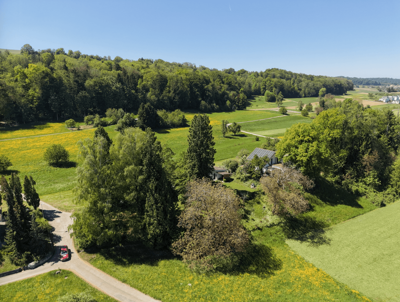 Luftaufnahme der Landschaft bei Hallwil mit Blick auf das Seetal